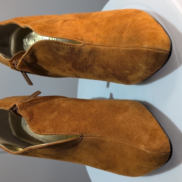 Colin Stuart Tan Heeled Suede leather booties size 7.5 4" heel - Picture 3 of 14
